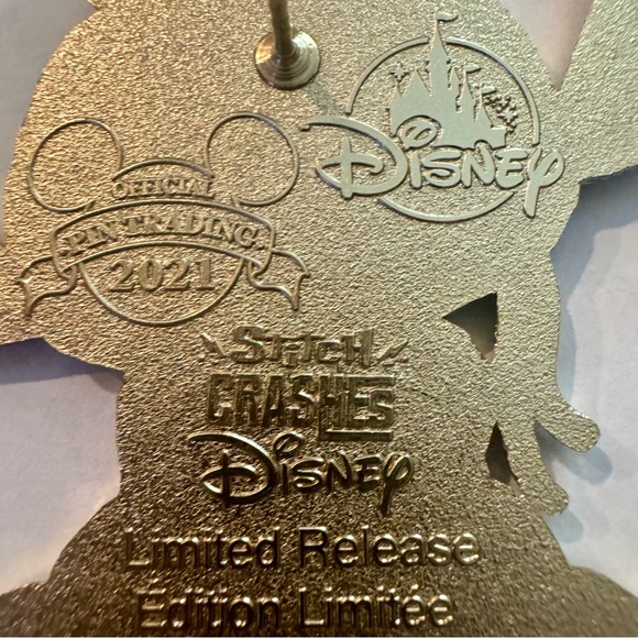 Stitch Crashes Disney Pin Lady and the Tramp - Limited Release - Picture 11 of 13
